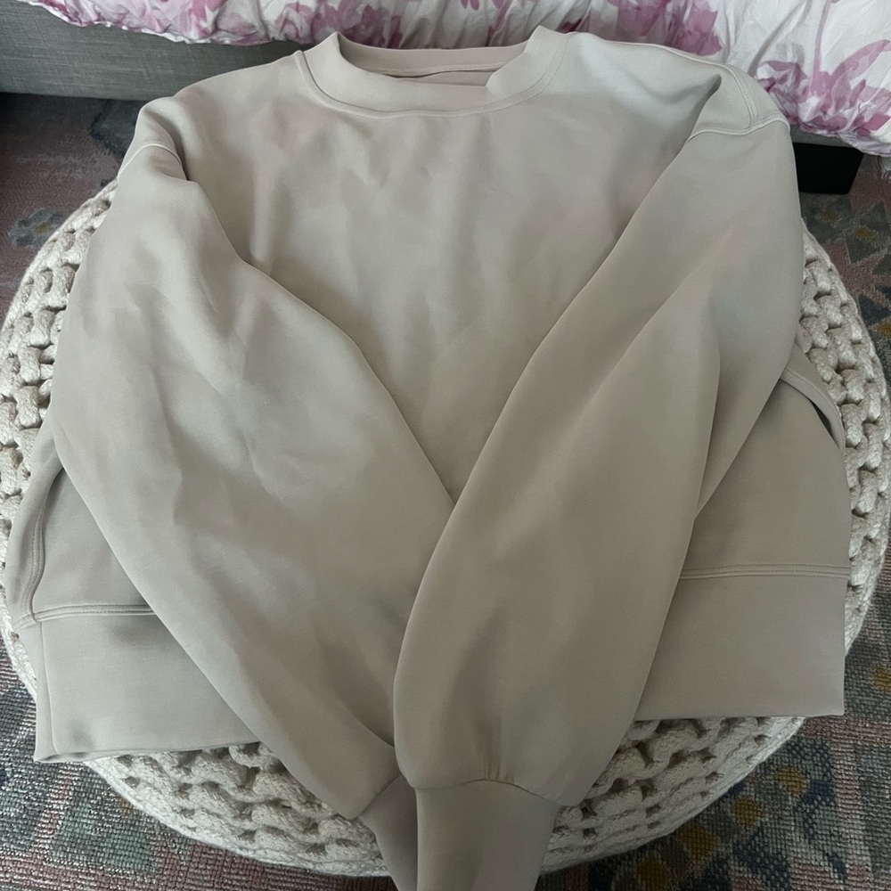 LuluLemon Crew Sweatershirt
